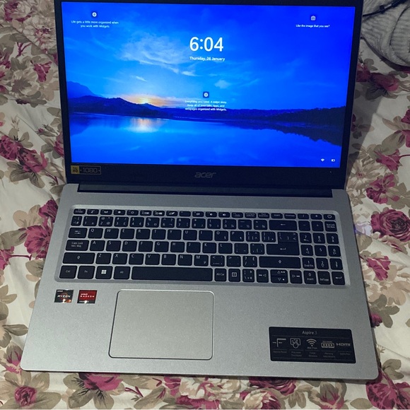 Acer Laptop Windows 11 - Picture 4 of 5